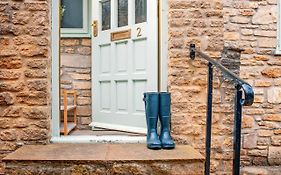 2 The Old Stables